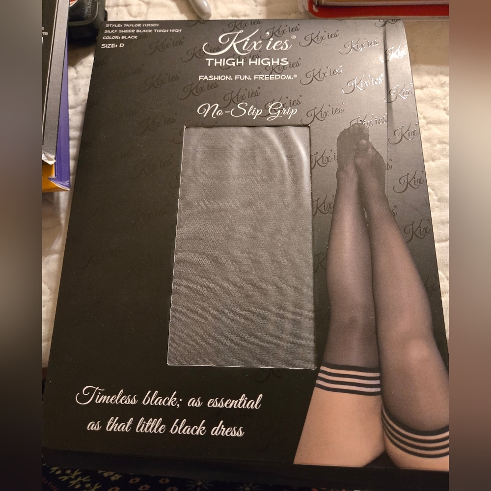 Kix'ies Black silky sheer  Thigh High Stockings  Size D TAYLOR 1315D BRAND NEW